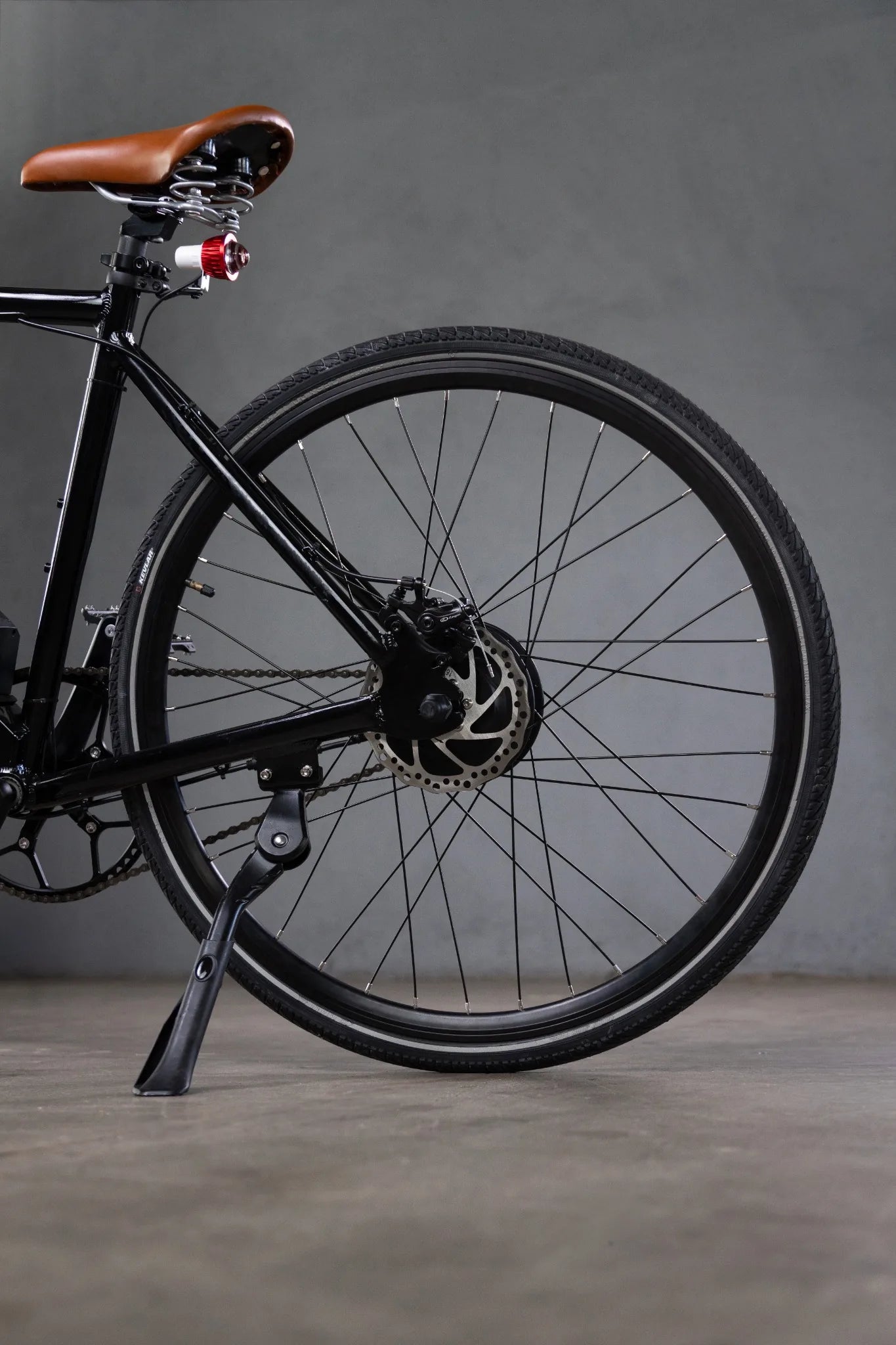 Calibike E-Bike – High-Performance Electric Bike | 33 MPH Speed, 33 LB Weight, Up to 100 Mile Range